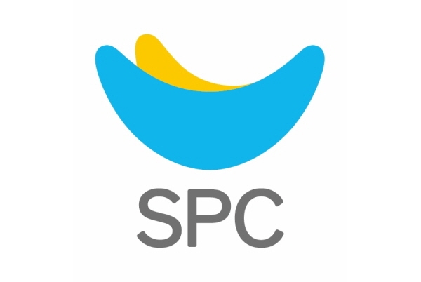 SPC그룹은 여러 브랜드 매장에서 근무하는 아르바이트 대학생을 위한 'SPC행복한장학금'을 통해 장학생들에게 총 1억7000만원의 장학금을 전달했다고 밝혔다. SPC