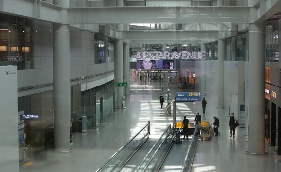 9월 28일 오후 인천국제공항 1터미널 면세점이 한산한 모습을 보이고 있다.뉴시스
