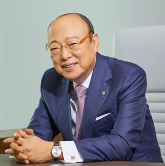 김승연 한화그룹 회장이 2일 신년사에서 그룹 포트폴리오 확장을 위한 과감한 투자를 주문했다.