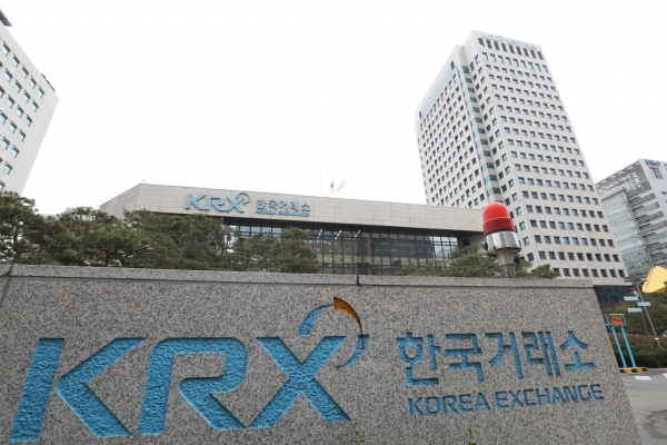 한국거래소가 KB자산운용의 ‘KBSTAR 국채30년레버리지KAP(합성) ETF’를 오는 14일 유가증권시장에 상장할 예정이다.&lt;뉴시스&gt;<br>