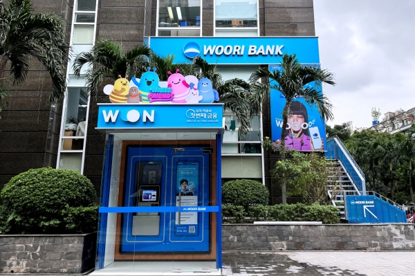 베트남우리은행은 지난달 29일 한인타운으로 자리 잡은 미딩지역에 미딩출장소를 설치했다.우리은행