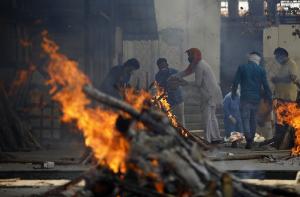 [포토] 코로나19 사망자 사상 최다 기록한 인도의 참혹한 화장터