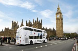 부산엑스포 응원 ‘LG 엑스포 버스’, 런던 시내 달린다