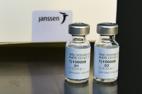 존슨앤존슨사가 개발한 얀센 백신의 예방률은 66%로 알려져 있다. 뉴시스