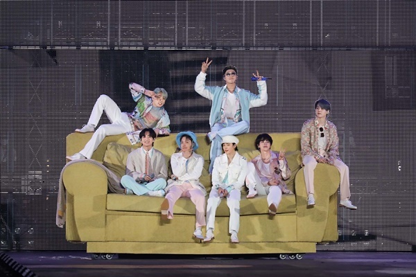 지난 24일 방탄소년단이 개최한 온라인 콘서트 'BTS 퍼미션 투 댄스 온 스테이지'. 뉴시스