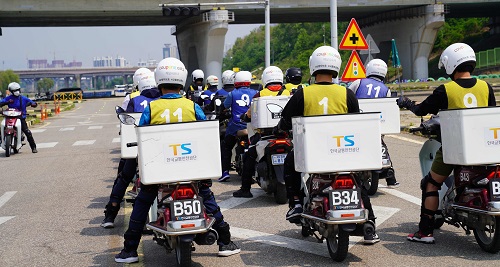 쿠팡이츠서비스가 서울시와 한국교통안전공단이 실시하는 ‘2022 서울형 교통안전 체험 교육’을 후원했다.쿠팡