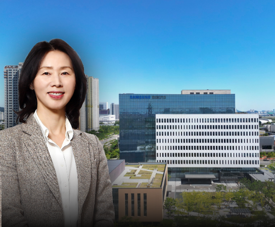 삼성에피스홀딩스가 이달 삼성바이오로직스의 인적분할로 공식 출범하며 초기 사장으로 김경아 삼성바이오에피스 대표이사를 낙점했다.<CEO프로필, 회사 전경: 삼성에피스홀딩스, 편집: 인사이트코리아 안혜완 기자>