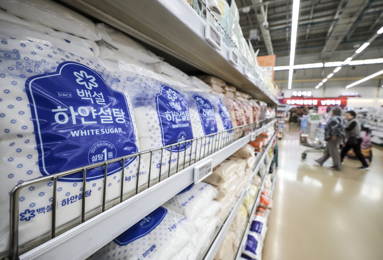 서울 시내 대형마트에 CJ제일제당 백설 설탕 제품이 진열돼 있다.<CJ제일제당>