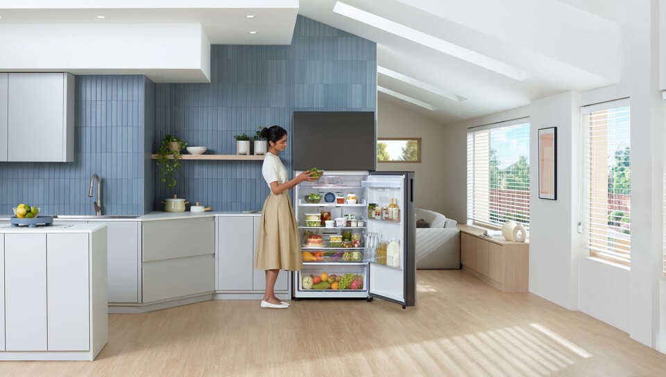 중남미에서 인기가 높은 삼성전자 상냉동·하냉장(TMF) 냉장고 모델.<삼성전자>