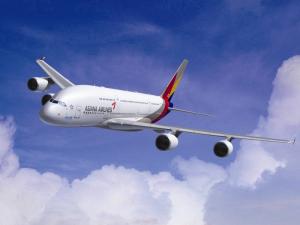 국내 최초 항공 마일리지 적립 가능한  ‘KB아시아나ONE통장’