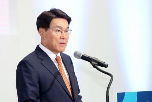 최정우 포스코 회장, 미공개정보 이용 자사주 매입 의혹 검찰 고발