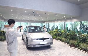LG유플-현대차 콜라보, 친환경 전기차 ‘아이오닉5’ 팝업 전시
