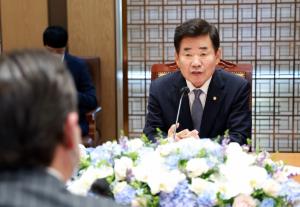 김진표 국회의장, 유럽의회 한반도관계대표단 접견…‘한반도 비핵화 역할’ 당부