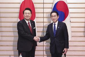 韓日, 통화스왑 100억 달러 계약…금융협력 강화